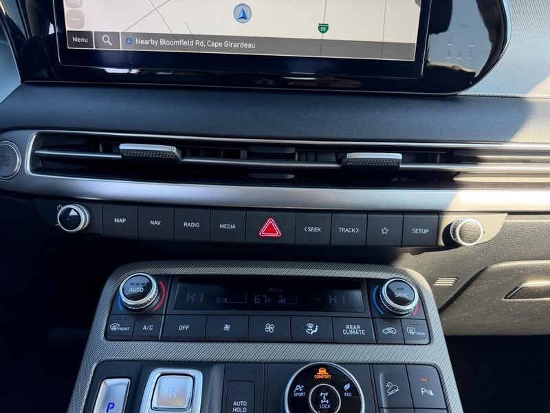 Hyundai Palisade Vehicle Full-screen Gallery Image 16