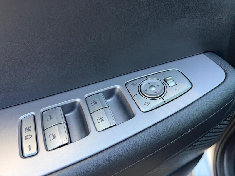 Hyundai Palisade Vehicle Full-screen Gallery Image 19