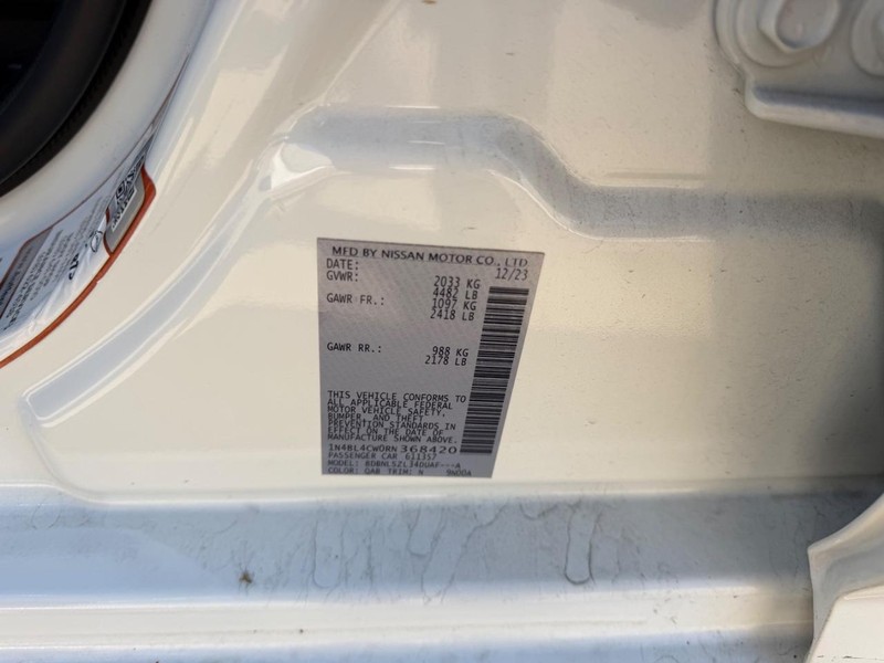 Nissan Altima Vehicle Full-screen Gallery Image 18