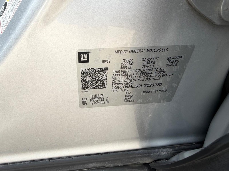 GMC Acadia Vehicle Full-screen Gallery Image 24