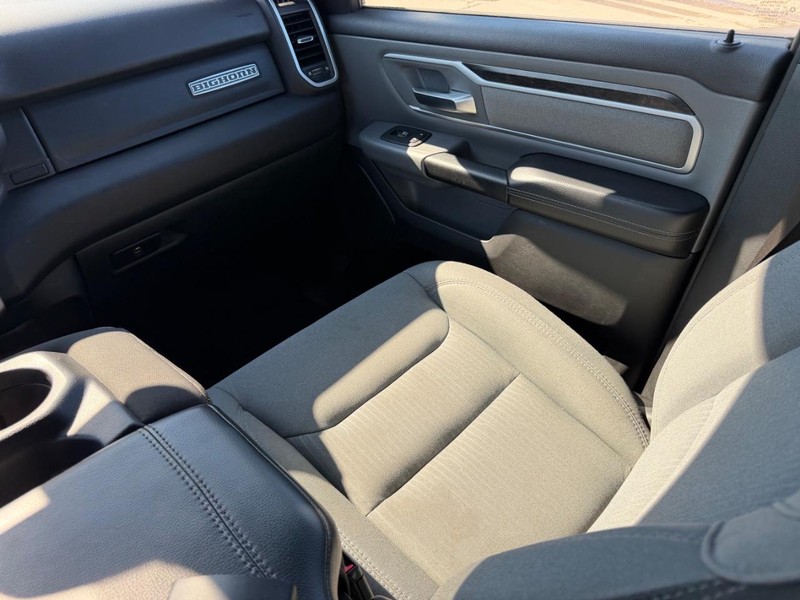 Ram 1500 Vehicle Full-screen Gallery Image 15