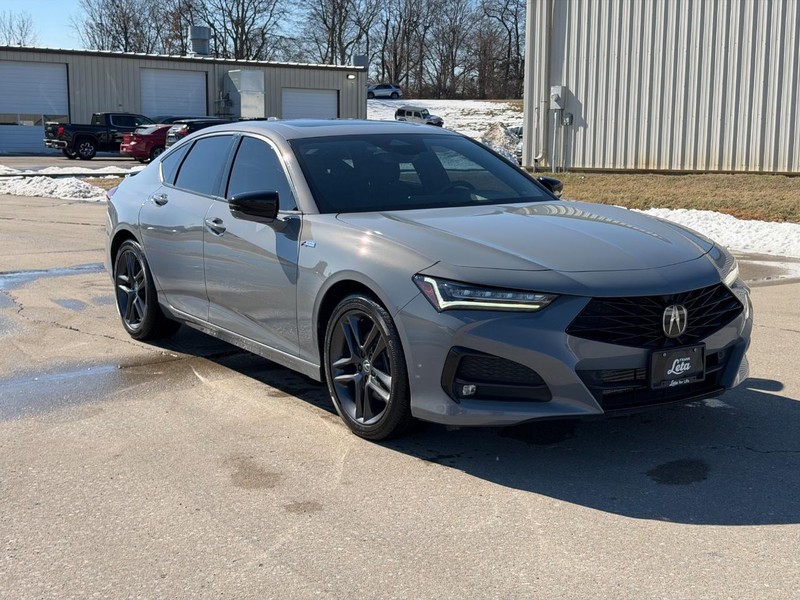 Acura TLX Vehicle Full-screen Gallery Image 01