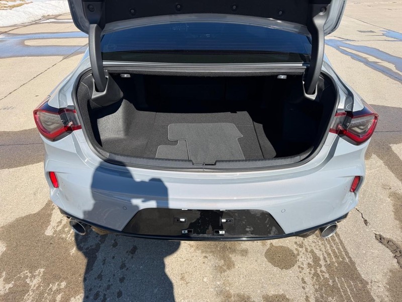 Acura TLX Vehicle Full-screen Gallery Image 05