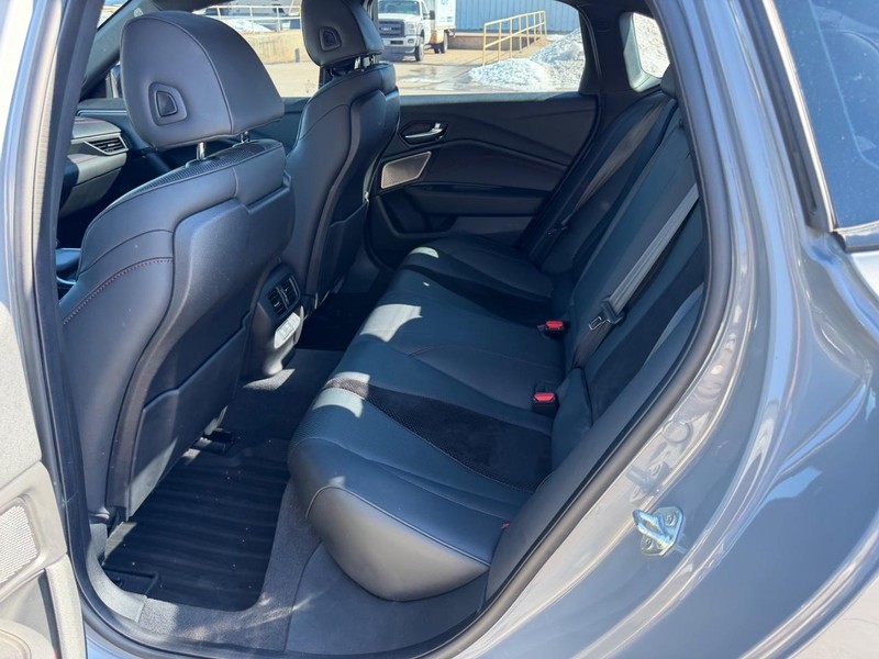 Acura TLX Vehicle Full-screen Gallery Image 07