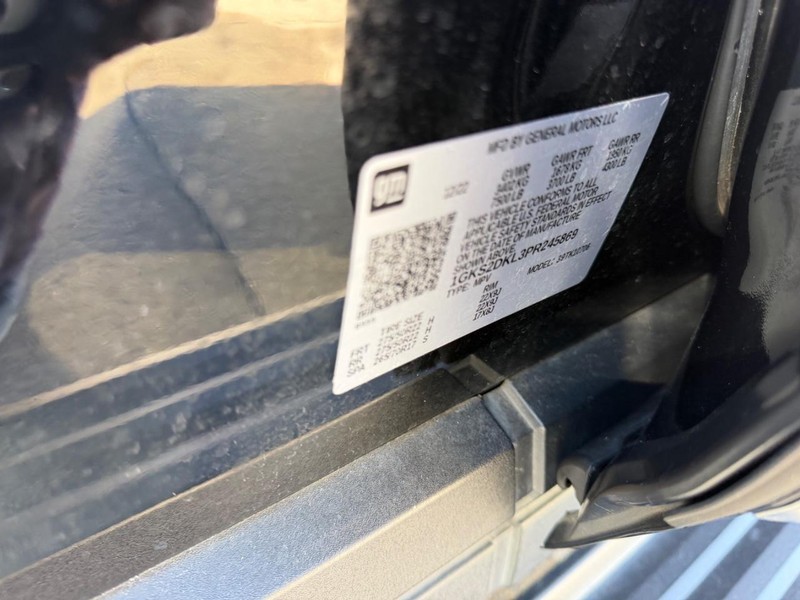 GMC Yukon Vehicle Full-screen Gallery Image 26