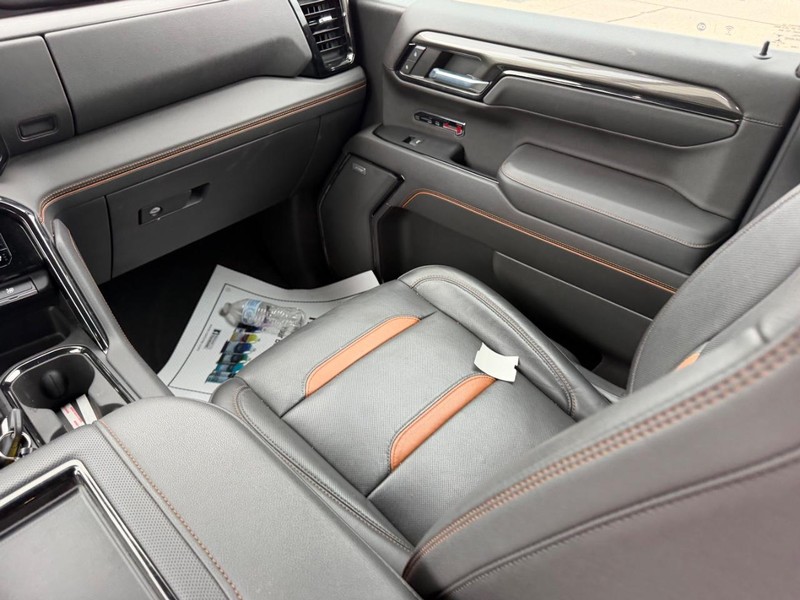 GMC Sierra 1500 Vehicle Full-screen Gallery Image 14