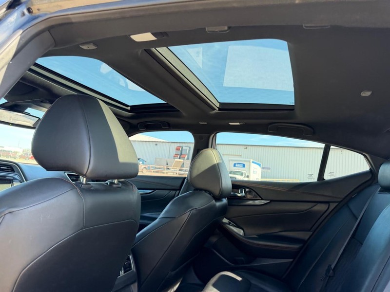 Nissan Maxima Vehicle Full-screen Gallery Image 8