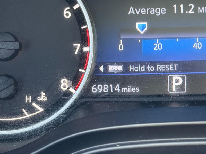 Nissan Maxima Vehicle Full-screen Gallery Image 20