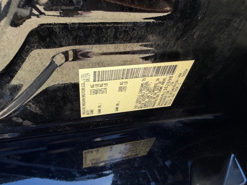 Nissan Maxima Vehicle Full-screen Gallery Image 22