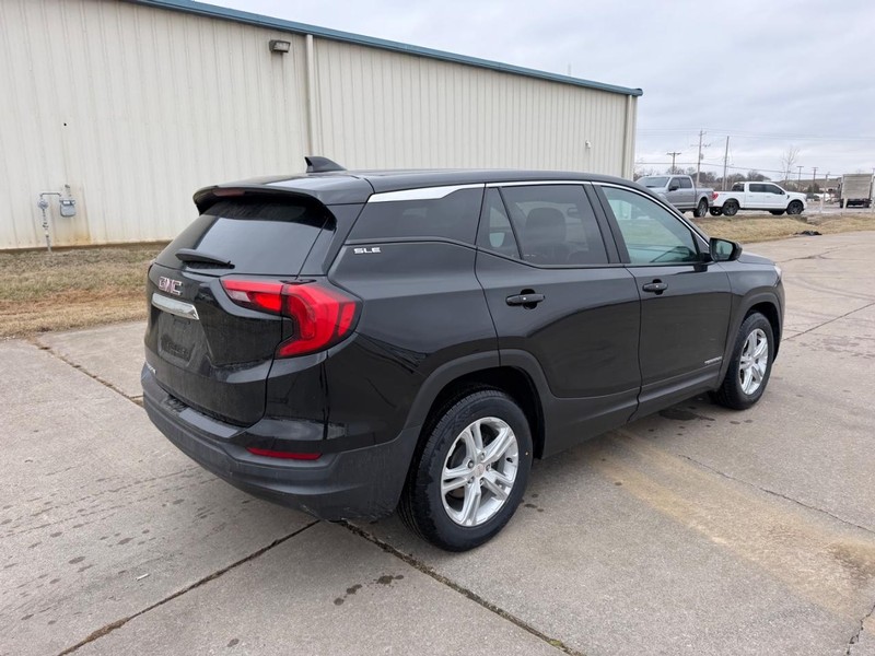 GMC Terrain Vehicle Full-screen Gallery Image 3