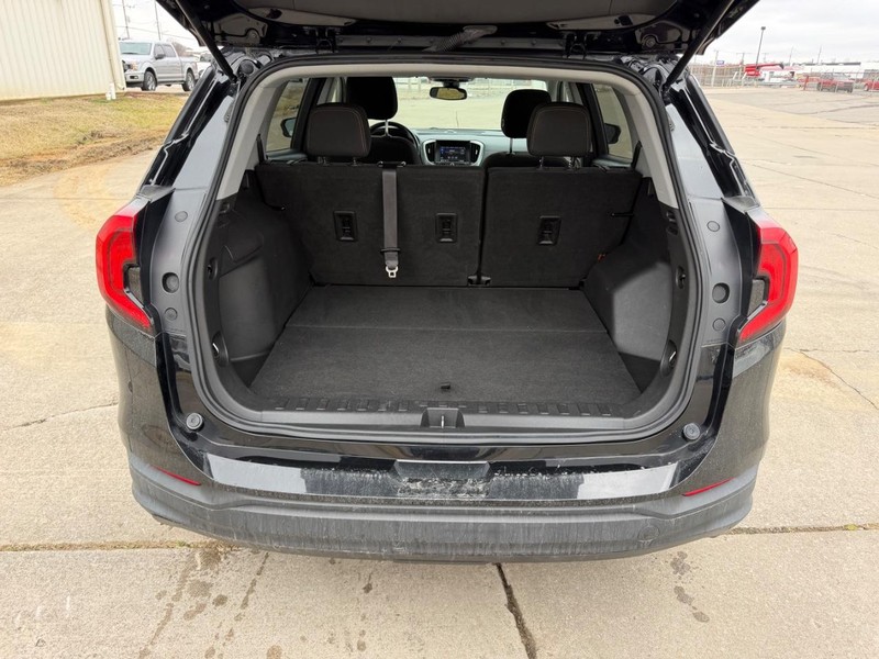 GMC Terrain Vehicle Full-screen Gallery Image 5