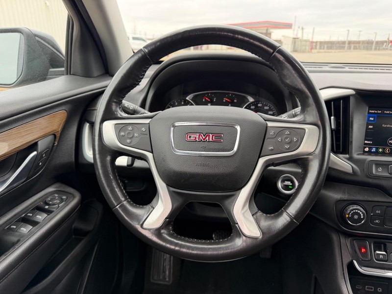 GMC Terrain Vehicle Full-screen Gallery Image 9