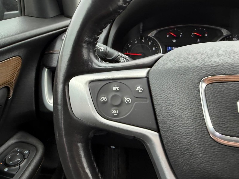 GMC Terrain Vehicle Full-screen Gallery Image 10