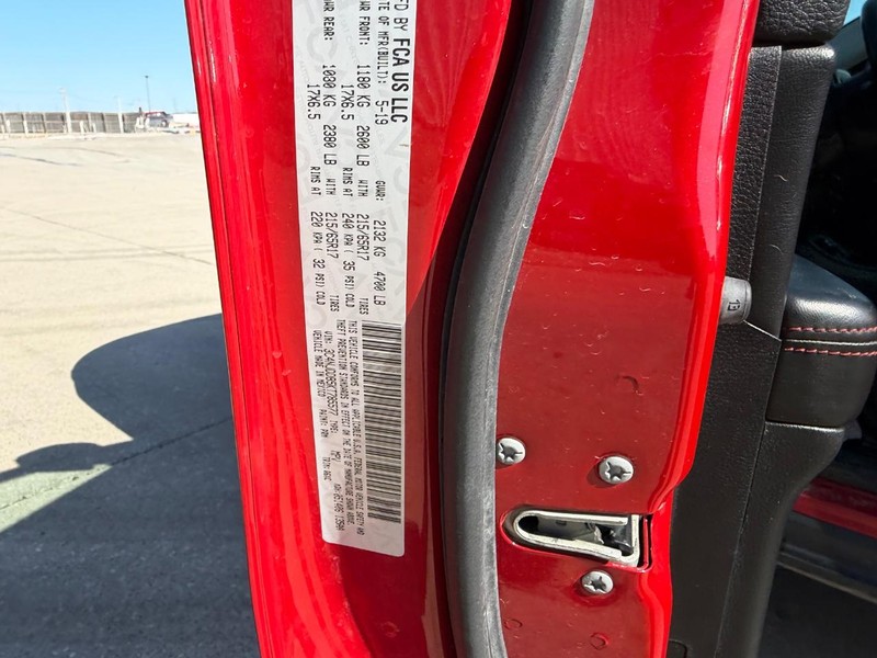 Jeep Compass Vehicle Full-screen Gallery Image 20