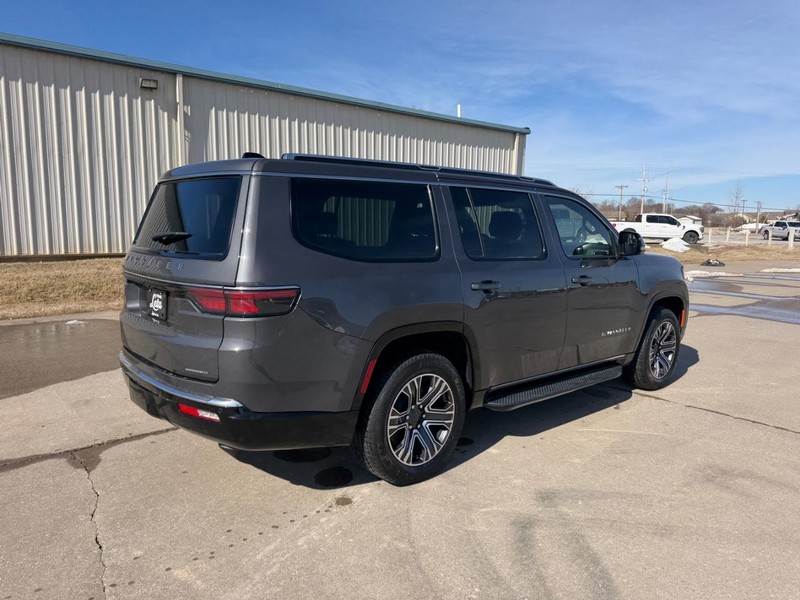 Jeep Wagoneer Vehicle Full-screen Gallery Image 3