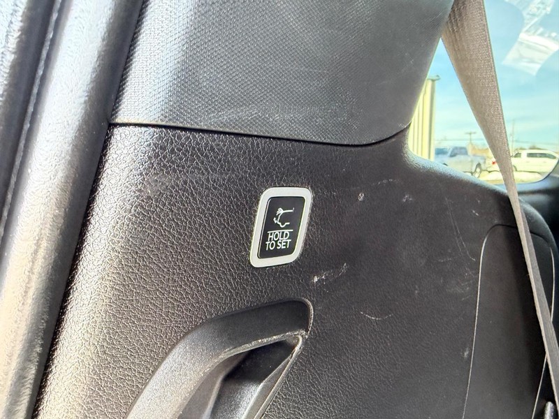 Jeep Wagoneer Vehicle Full-screen Gallery Image 6