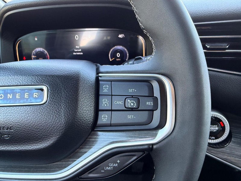 Jeep Wagoneer Vehicle Full-screen Gallery Image 14