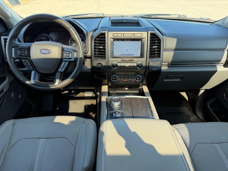 Ford Expedition Vehicle Full-screen Gallery Image 12