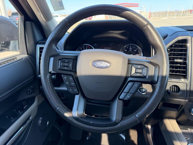 Ford Expedition Vehicle Full-screen Gallery Image 13