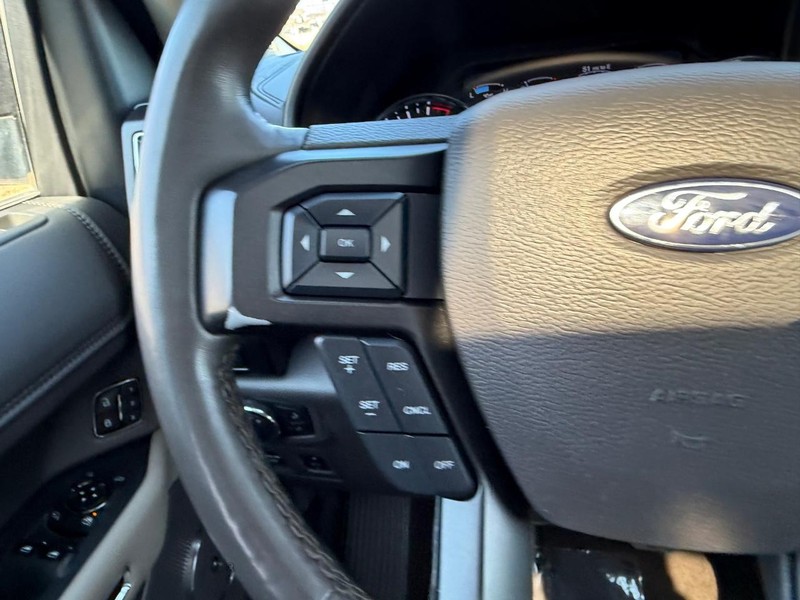 Ford Expedition Vehicle Full-screen Gallery Image 14