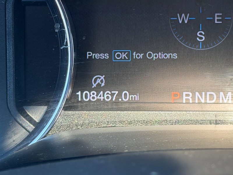 Ford Expedition Vehicle Full-screen Gallery Image 23