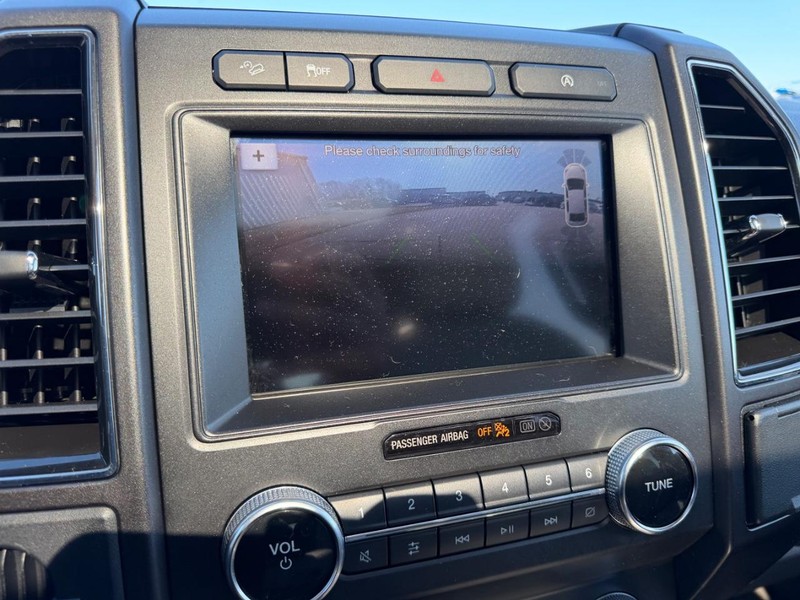 Ford Expedition Vehicle Full-screen Gallery Image 24