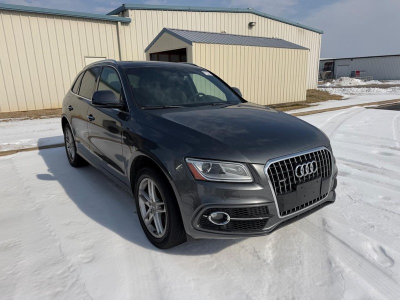 Audi Q5 Vehicle Full-screen Gallery Image 02