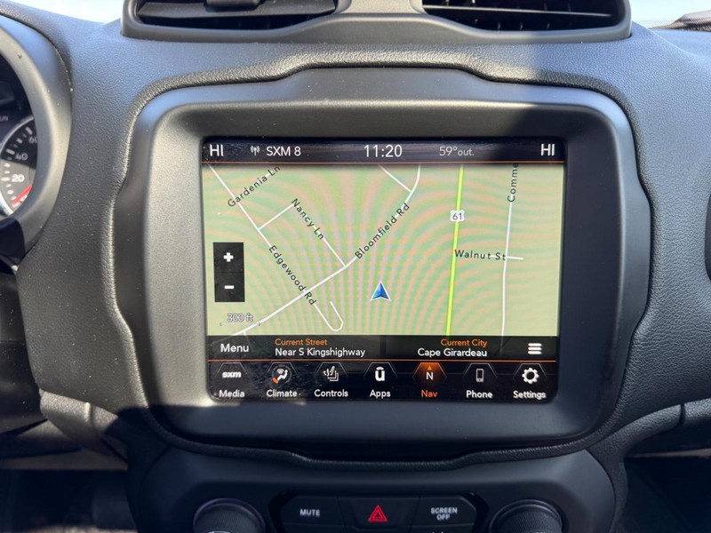 Jeep Renegade Vehicle Full-screen Gallery Image 13