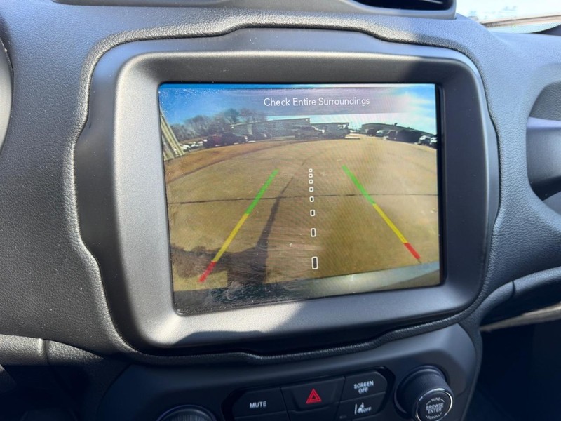 Jeep Renegade Vehicle Full-screen Gallery Image 20