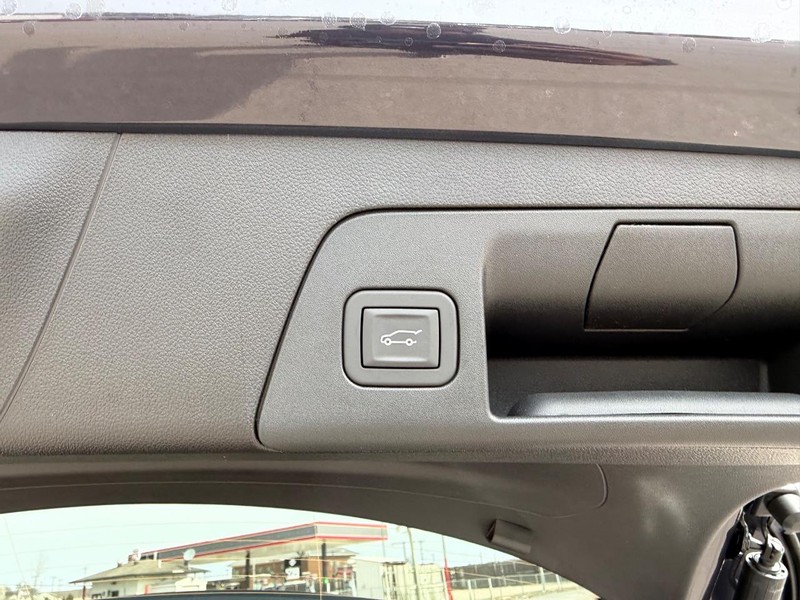 Buick Envision Vehicle Full-screen Gallery Image 6