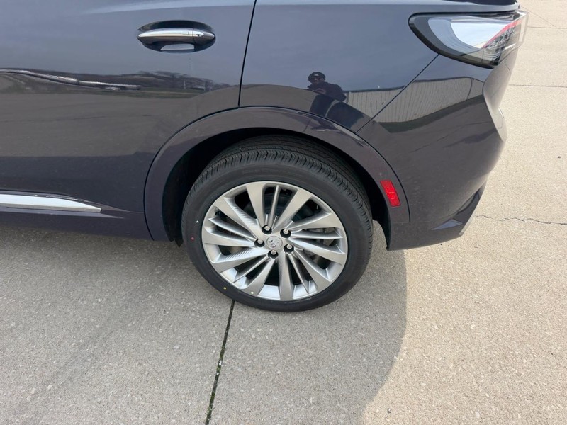 Buick Envision Vehicle Full-screen Gallery Image 7