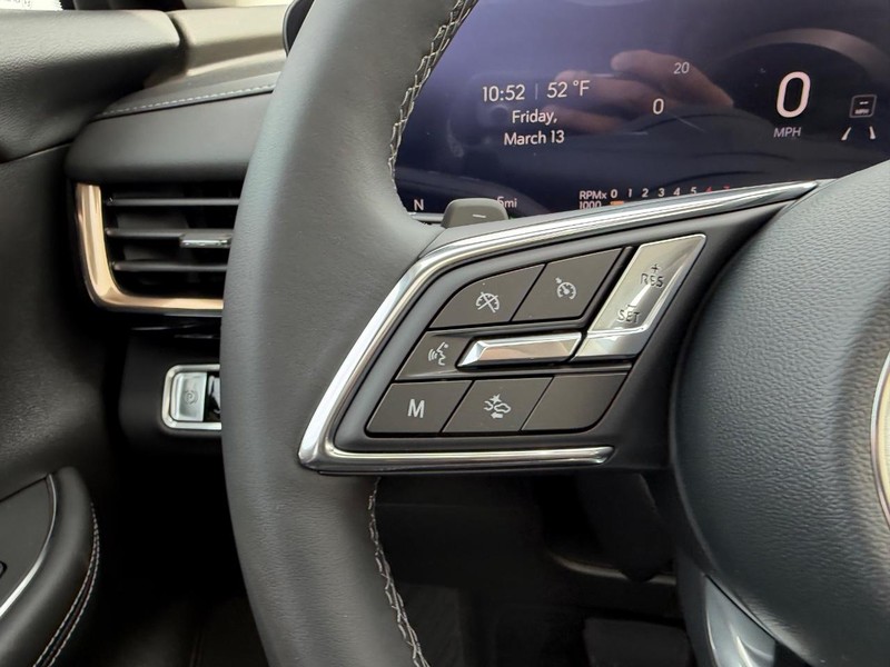 Buick Envision Vehicle Full-screen Gallery Image 12