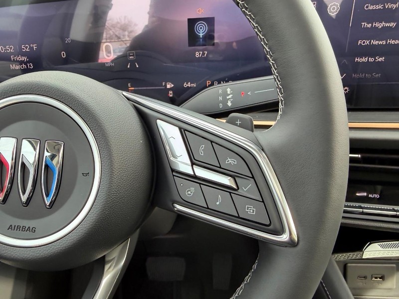 Buick Envision Vehicle Full-screen Gallery Image 13