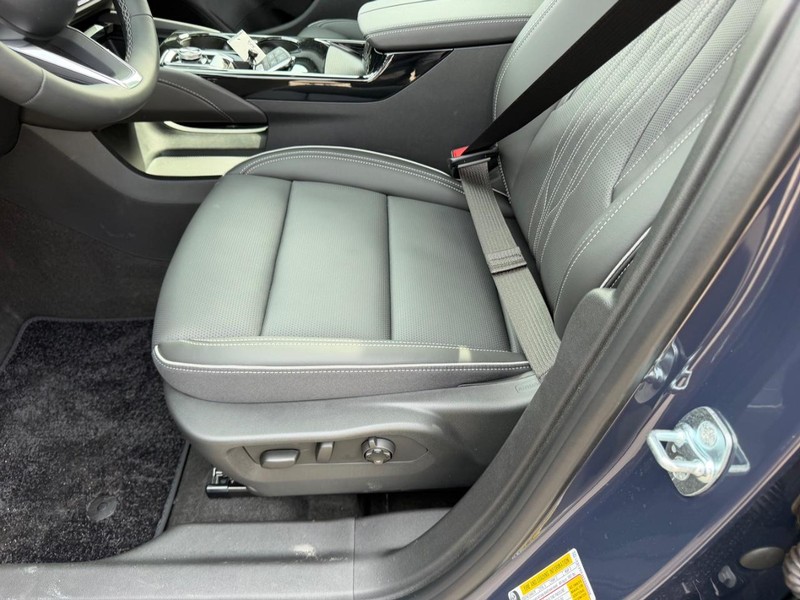 Buick Envision Vehicle Full-screen Gallery Image 20