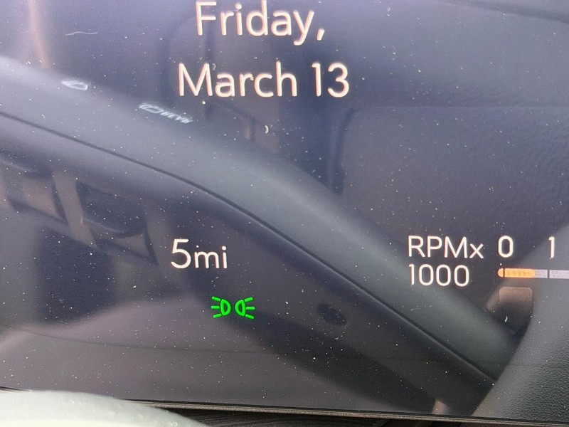 Buick Envision Vehicle Full-screen Gallery Image 21