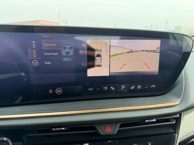 Buick Envision Vehicle Full-screen Gallery Image 22