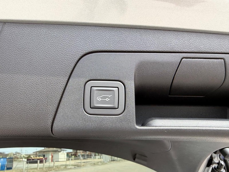 Buick Envision Vehicle Full-screen Gallery Image 6