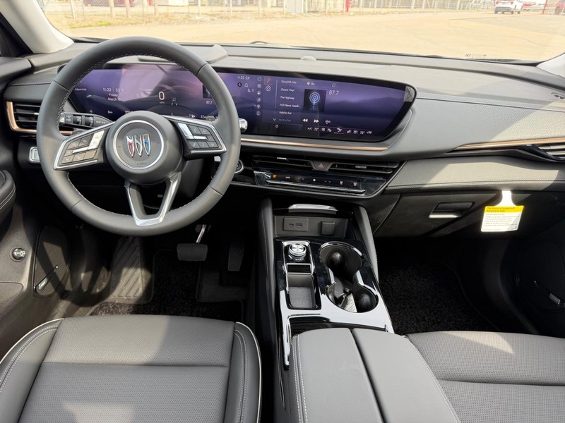 Buick Envision Vehicle Full-screen Gallery Image 10