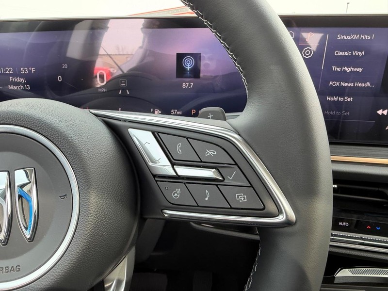 Buick Envision Vehicle Full-screen Gallery Image 13