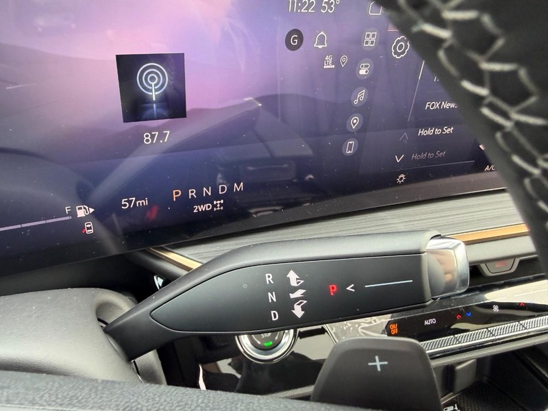 Buick Envision Vehicle Full-screen Gallery Image 14