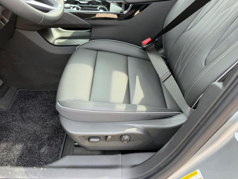 Buick Envision Vehicle Full-screen Gallery Image 20