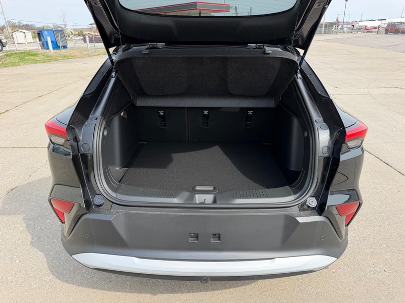 Buick Envista Vehicle Full-screen Gallery Image 5