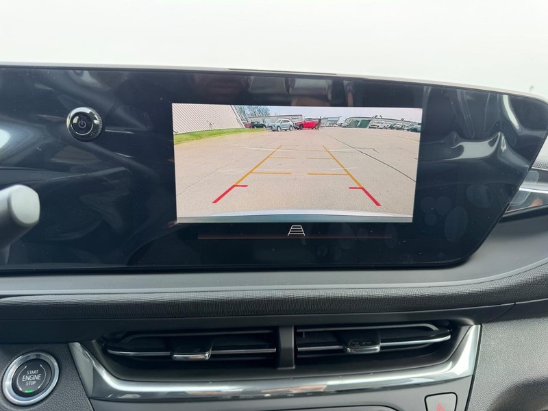 Buick Envista Vehicle Full-screen Gallery Image 19