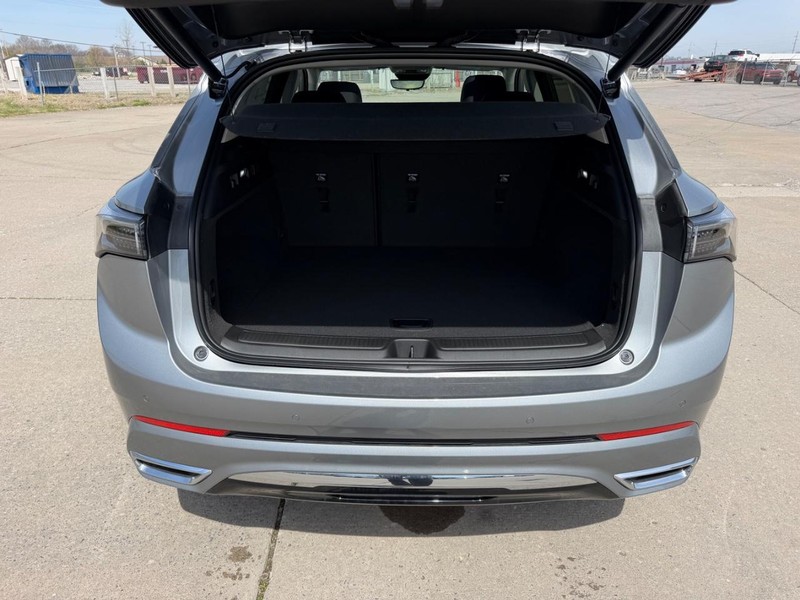 Buick Envision Vehicle Full-screen Gallery Image 5