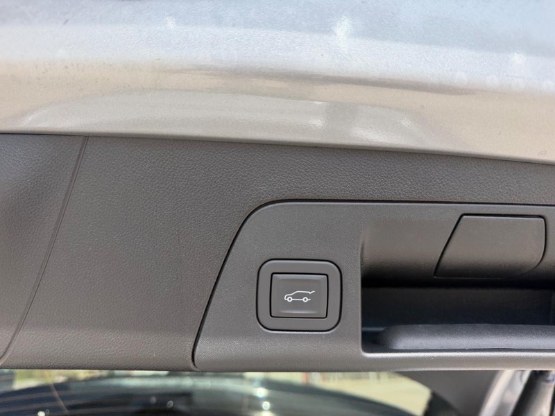 Buick Envision Vehicle Full-screen Gallery Image 6