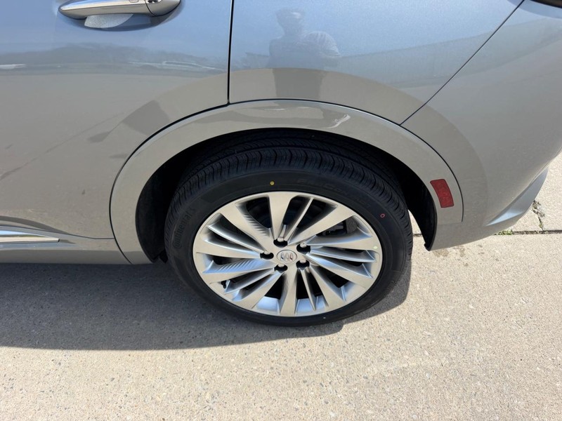 Buick Envision Vehicle Full-screen Gallery Image 7