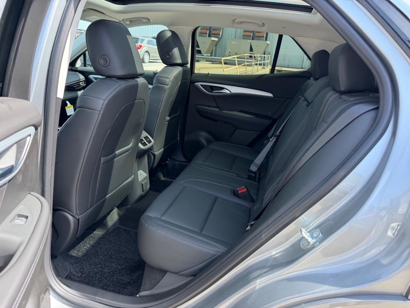 Buick Envision Vehicle Full-screen Gallery Image 8