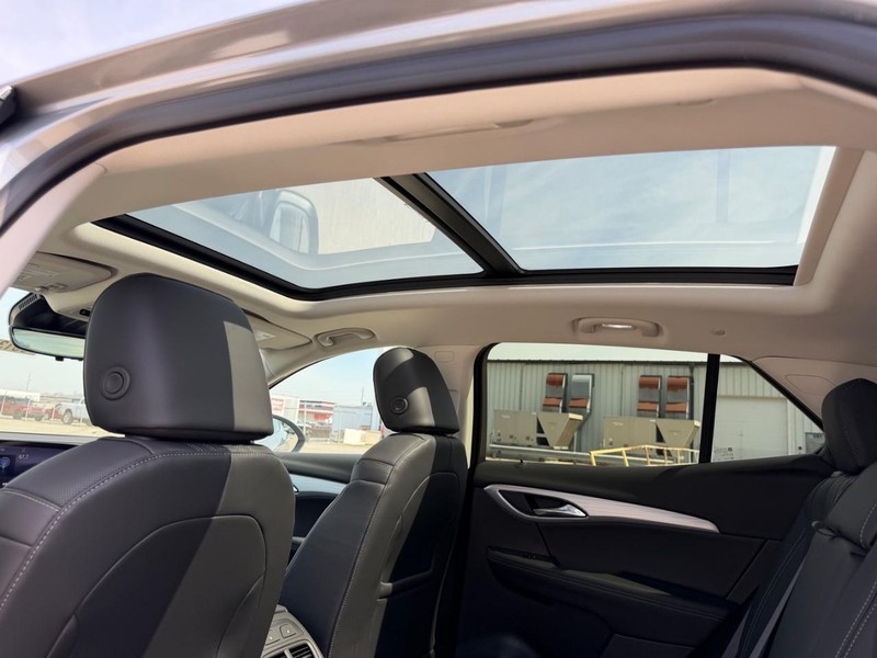 Buick Envision Vehicle Full-screen Gallery Image 9