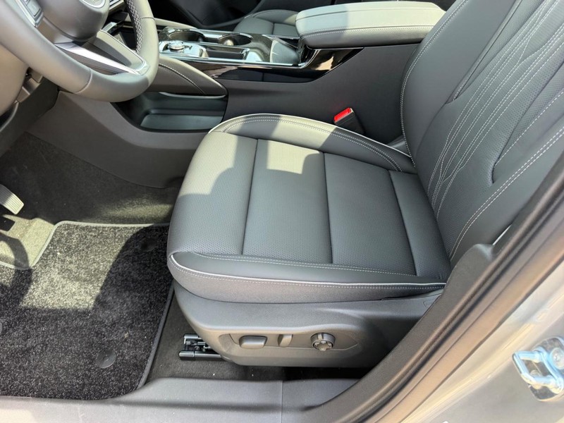 Buick Envision Vehicle Full-screen Gallery Image 20