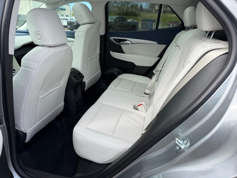Buick Envision Vehicle Full-screen Gallery Image 8